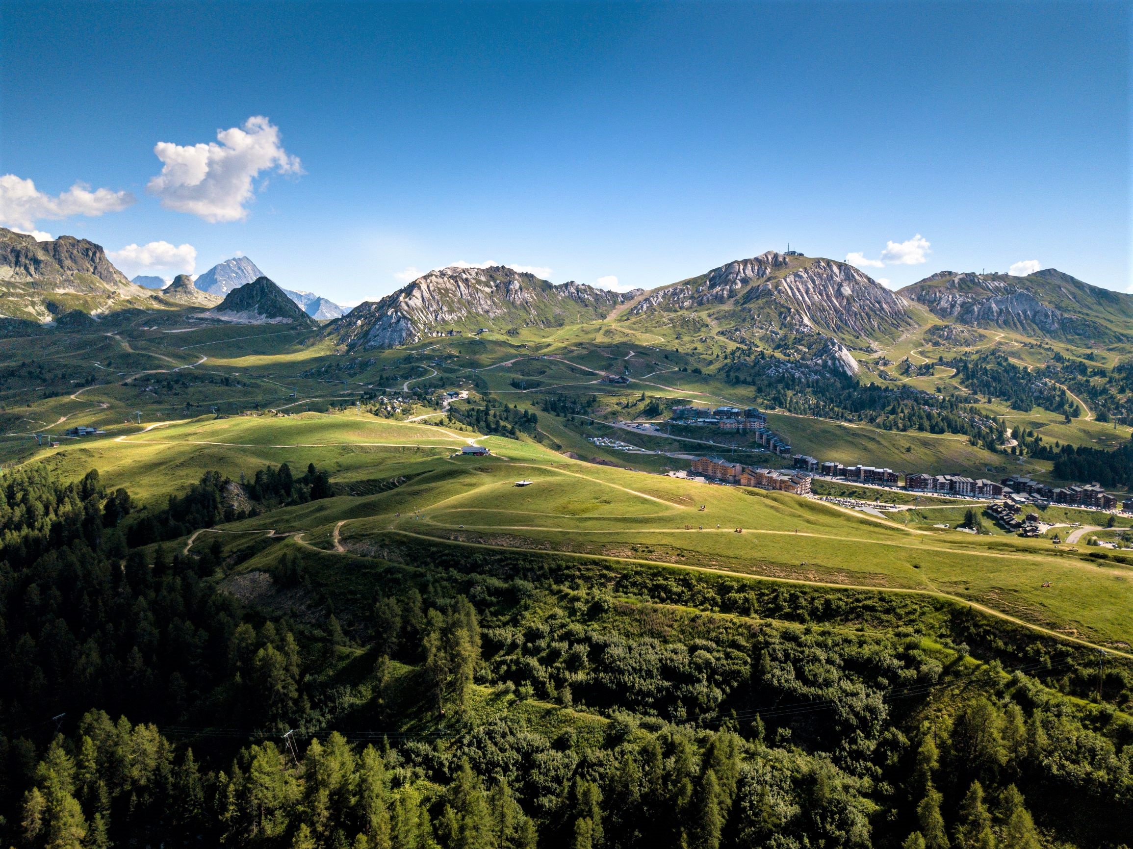 Paysage à La Plagne en été