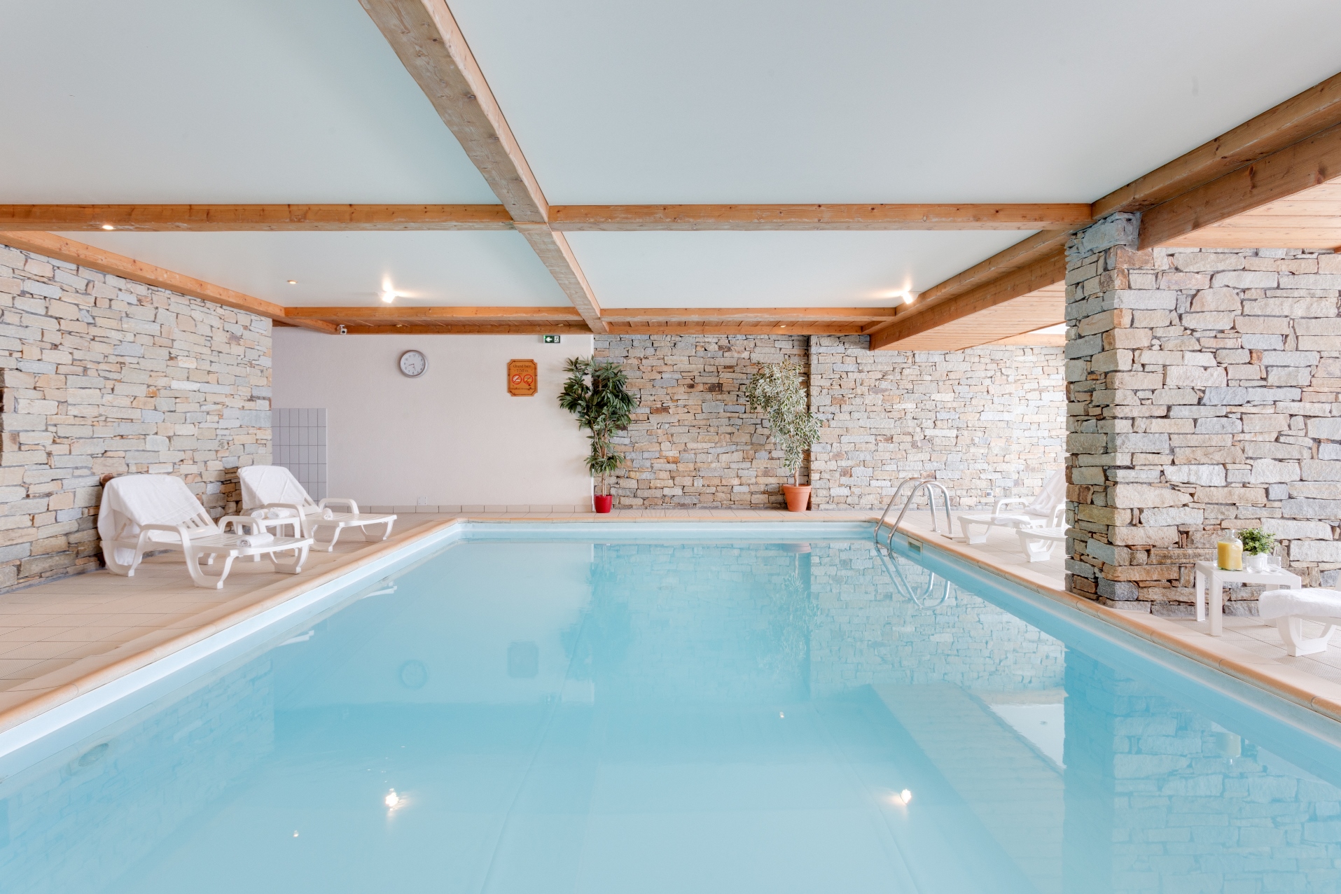 Piscine de la résidence Les Chalets de l'Adonis aux Ménuires