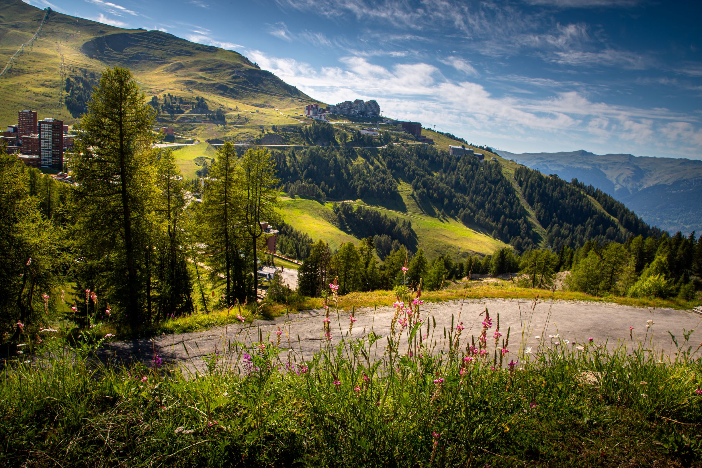 Vue depuis l'hôtel Le Vancouver en été - La Plagne